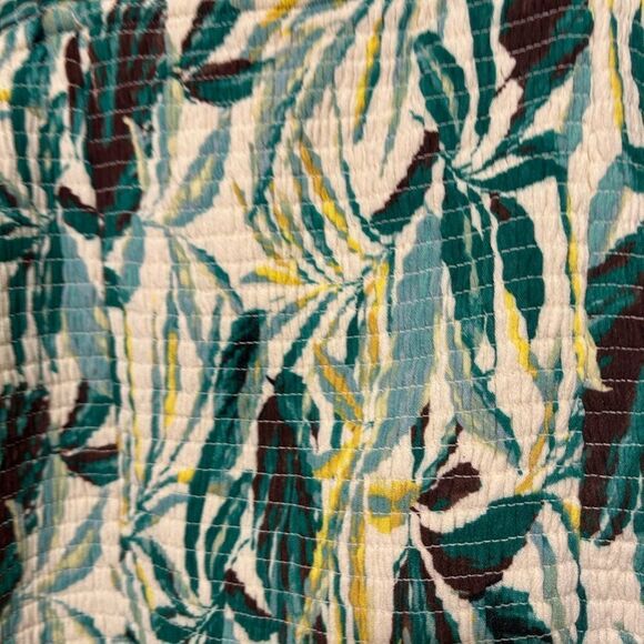 EUC Torrid Tropical Leaf Print Peplum Short Top - Picture 4 of 10